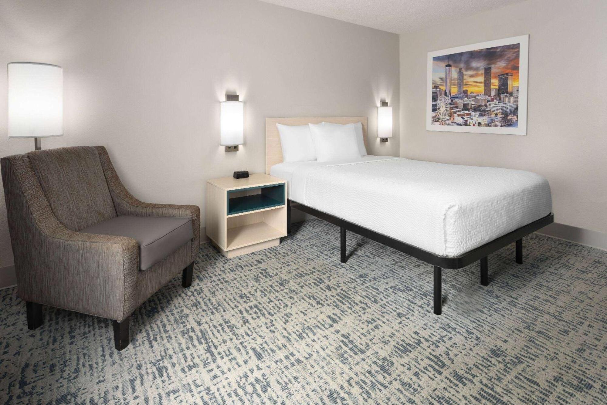 Baymont By Wyndham Lagrange Hotel Exterior photo